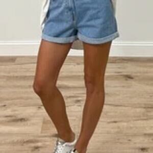 👖 Women’s Jean Shorts • Size Large • Vintage Wash High‑Waist Mom Denim Classic